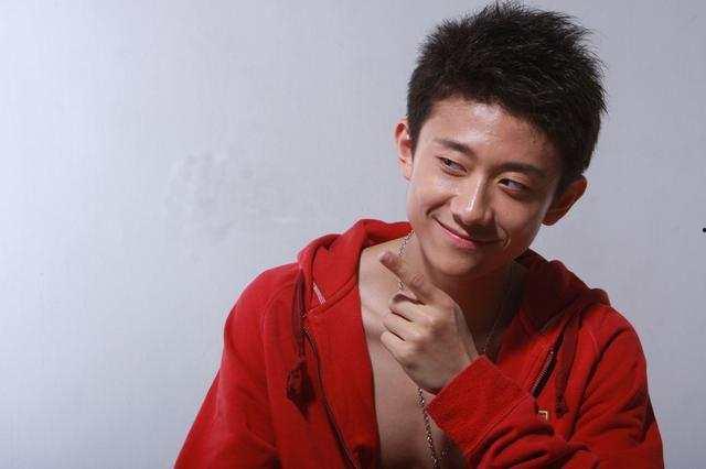 张一山爆料魏大勋视频,揭秘娱乐圈不为人知的一面